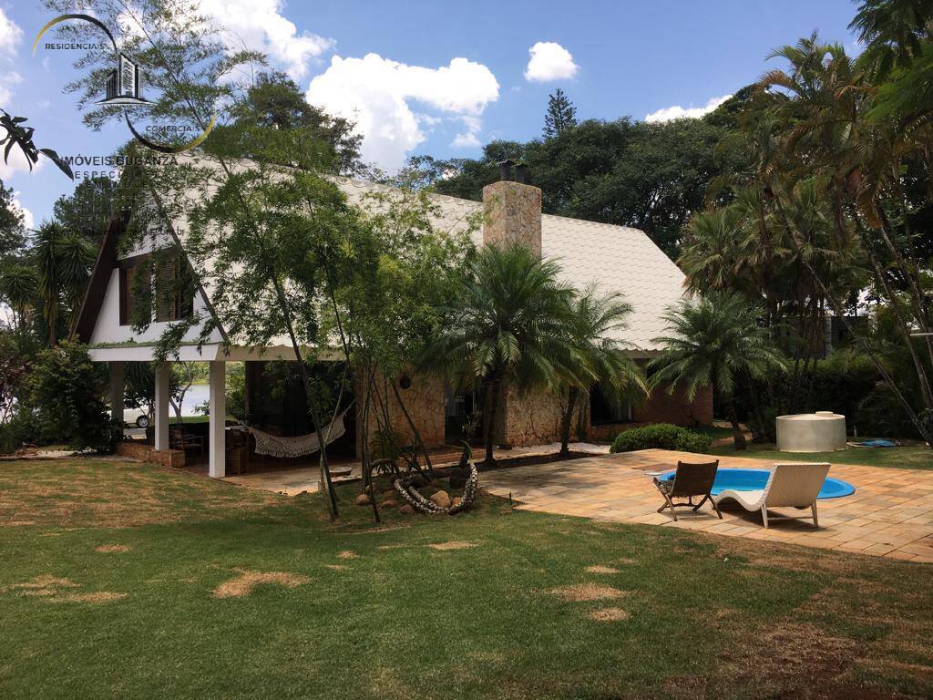 Casa à venda com 3 quartos, 250m² - Foto 2